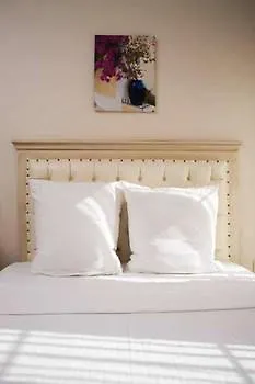 Отель 9 Boutique (adults Only) 2*