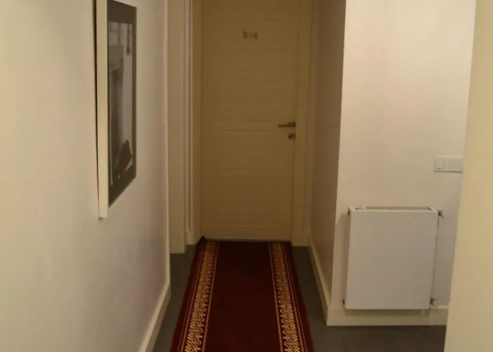 9 Boutique (adults Only) 2* 보즈자아다